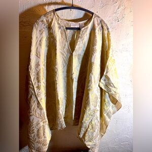 Soft Surroundings Cream Bell Sleeve Tunic V Neck Flowy evening lightweight party